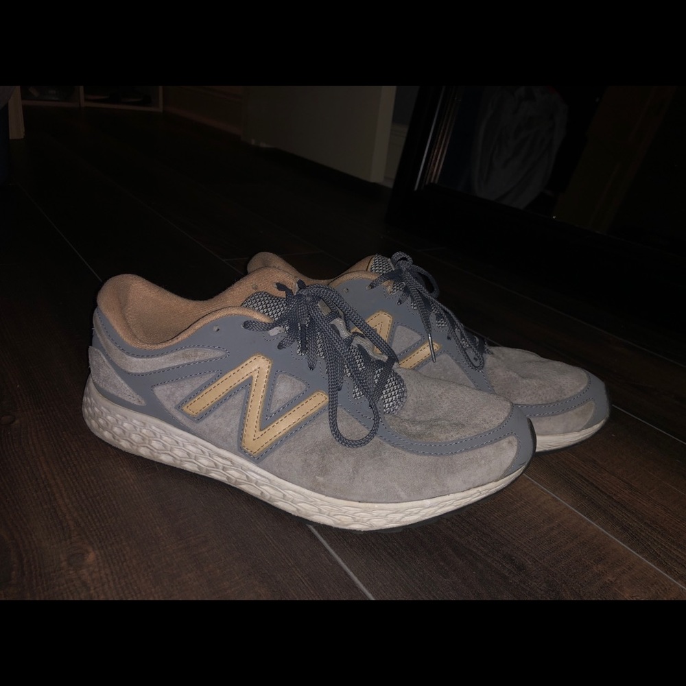Vintage Look Suede New Balance Sneakeres Sz 9.5